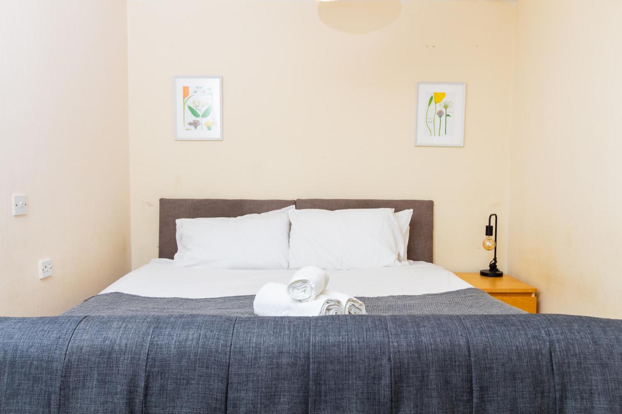 Studio In Stretford With Great Transport Links Apartamento Manchester Exterior foto