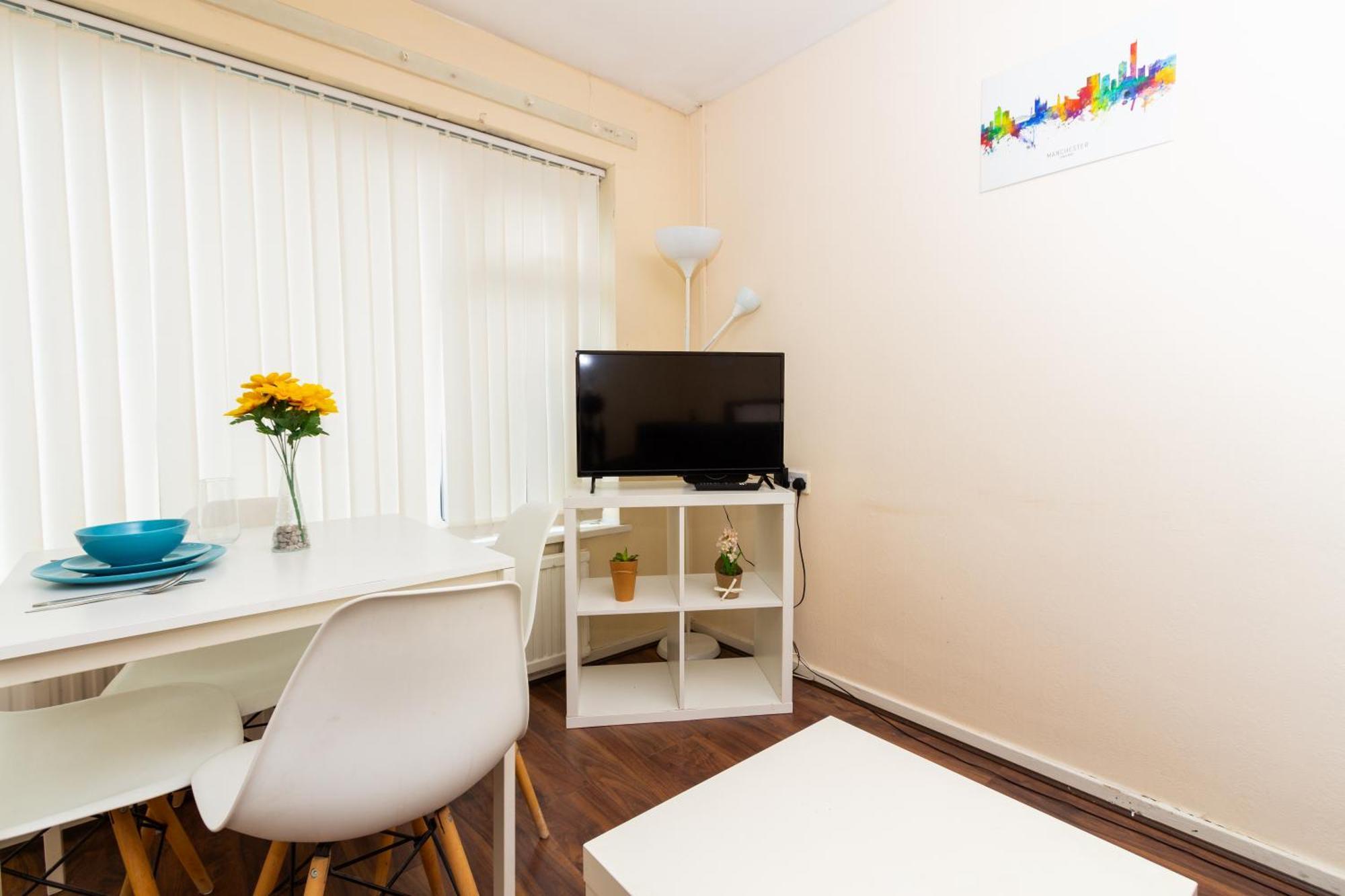 Studio In Stretford With Great Transport Links Apartamento Manchester Exterior foto