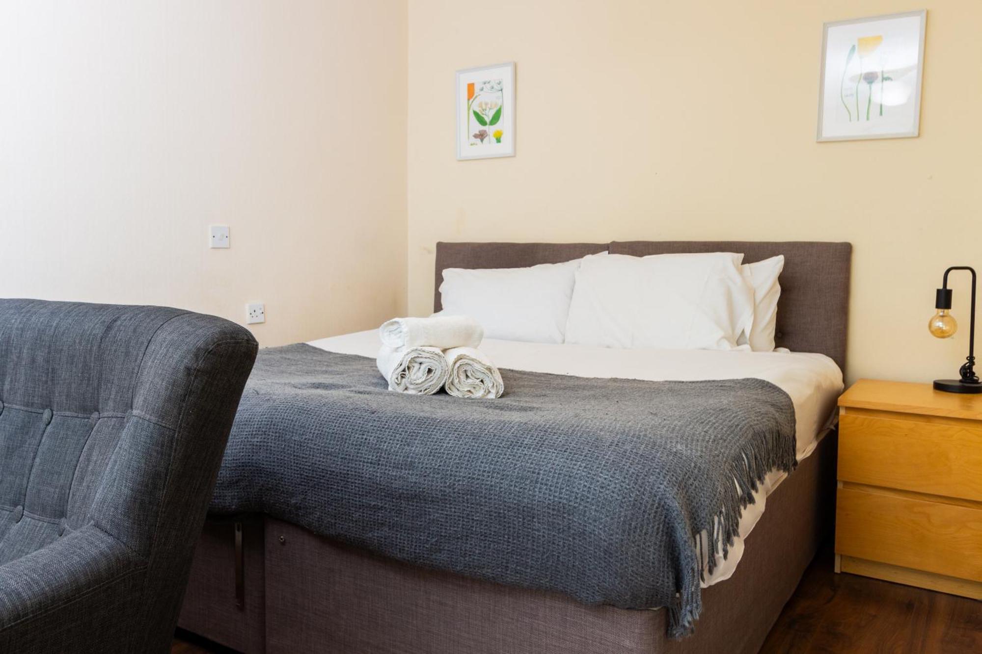 Studio In Stretford With Great Transport Links Apartamento Manchester Exterior foto