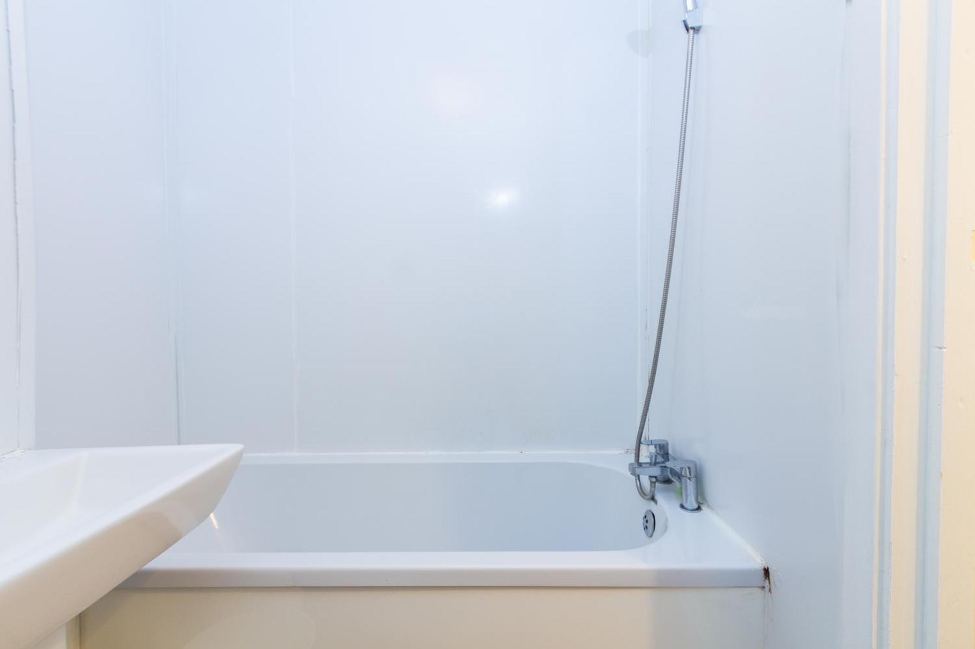 Studio In Stretford With Great Transport Links Apartamento Manchester Exterior foto