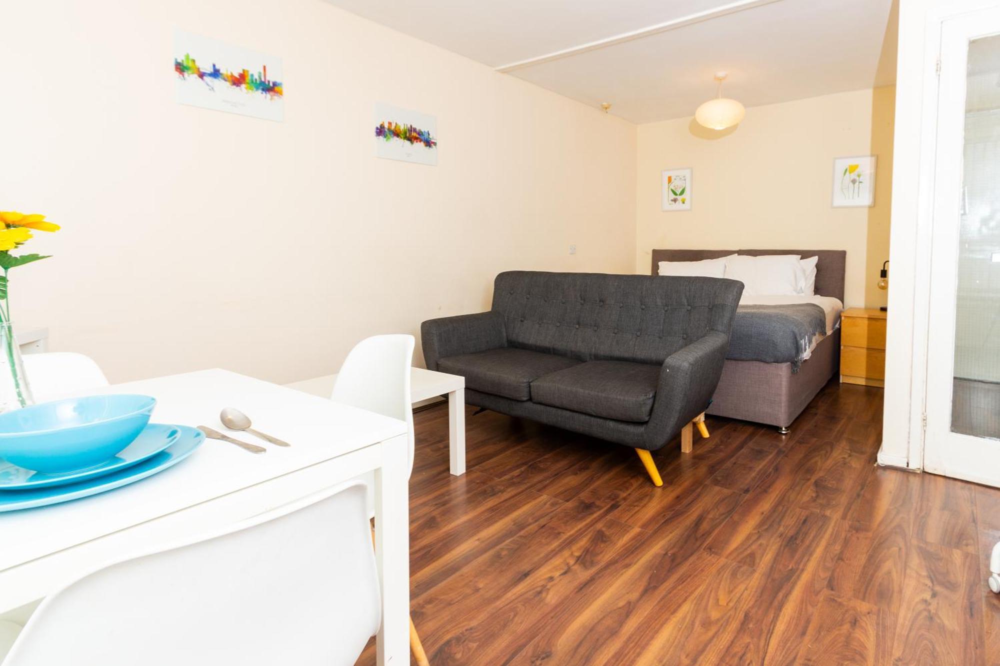 Studio In Stretford With Great Transport Links Apartamento Manchester Exterior foto